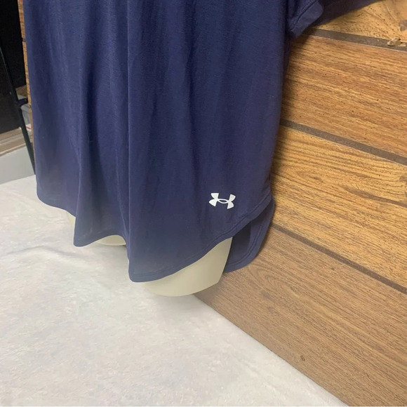 Under Armour dark blue heatgear loose shirt size Large boxy fit - Picture 3 of 10